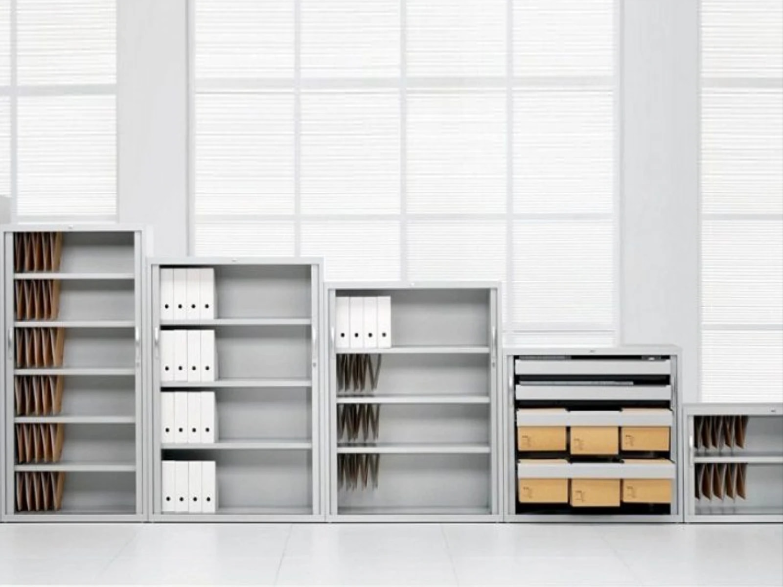 Mueble metálico y taquillas